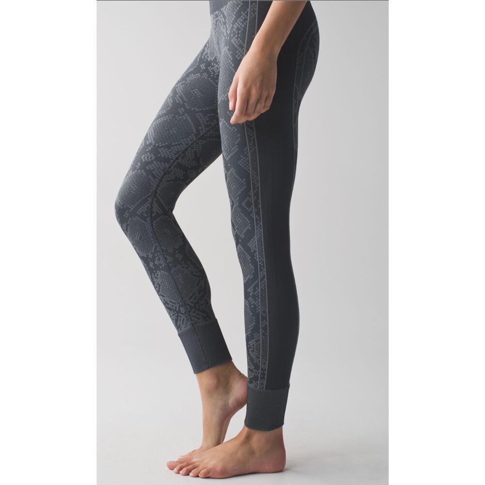 Lululemon Women's Ebb to Street Seamless Pant in Heathered Dark Slate size 4